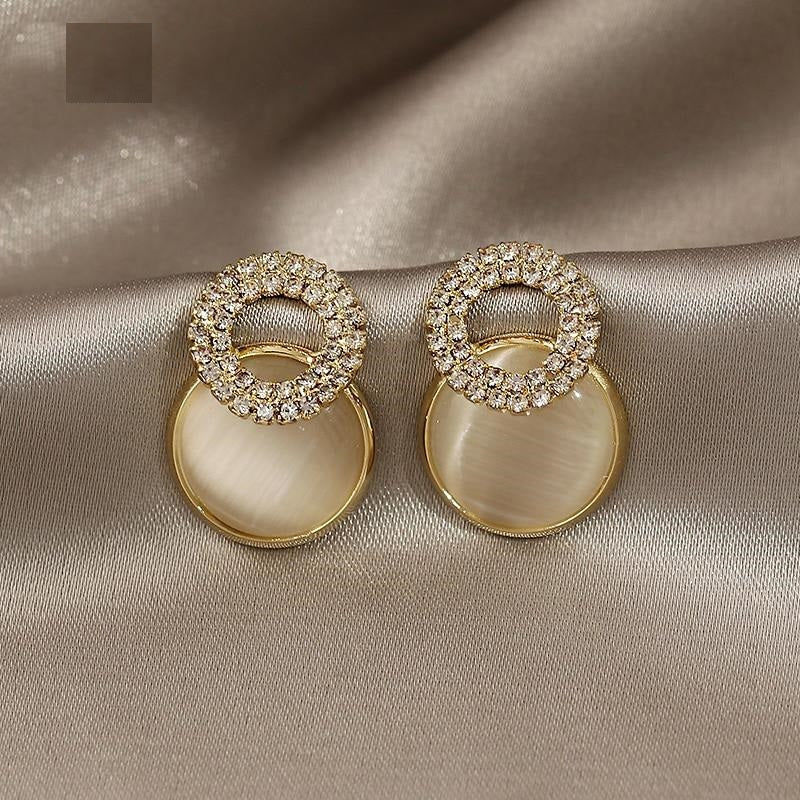 Elegant petal stud earrings